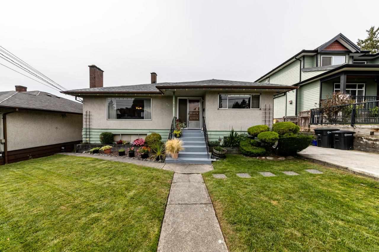 FEATURED LISTING: 7789 DOW Avenue Burnaby