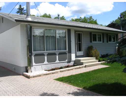 FEATURED LISTING: 147 STRADFORD Street WINNIPEG