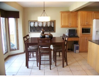Main Photo: 123 VANDERBILT Drive in WINNIPEG: Fort Garry / Whyte Ridge / St Norbert Residential for sale (South Winnipeg)  : MLS(r) # 2914225
