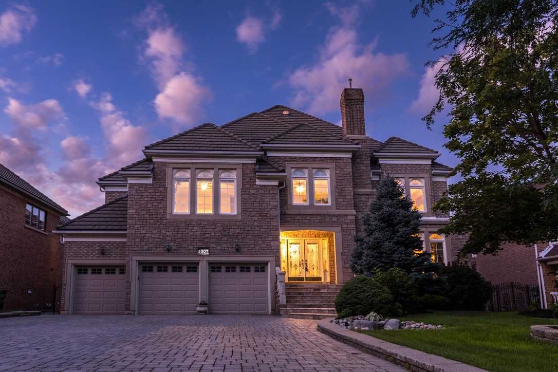 FEATURED LISTING: 5307 Hilton Court Mississauga