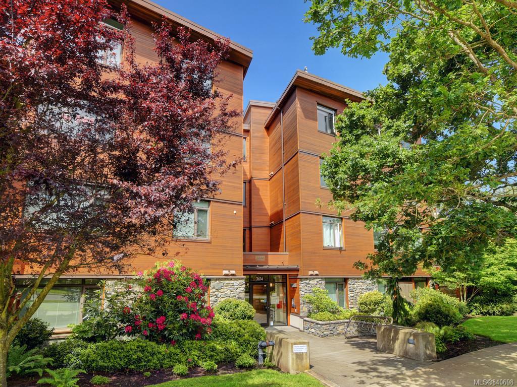 FEATURED LISTING: 106 - 3614 Richmond Rd Saanich