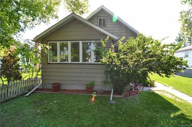 Main Photo: 375 Rutland Street in Winnipeg: St James Residential for sale (5E) : MLS®# 1817002