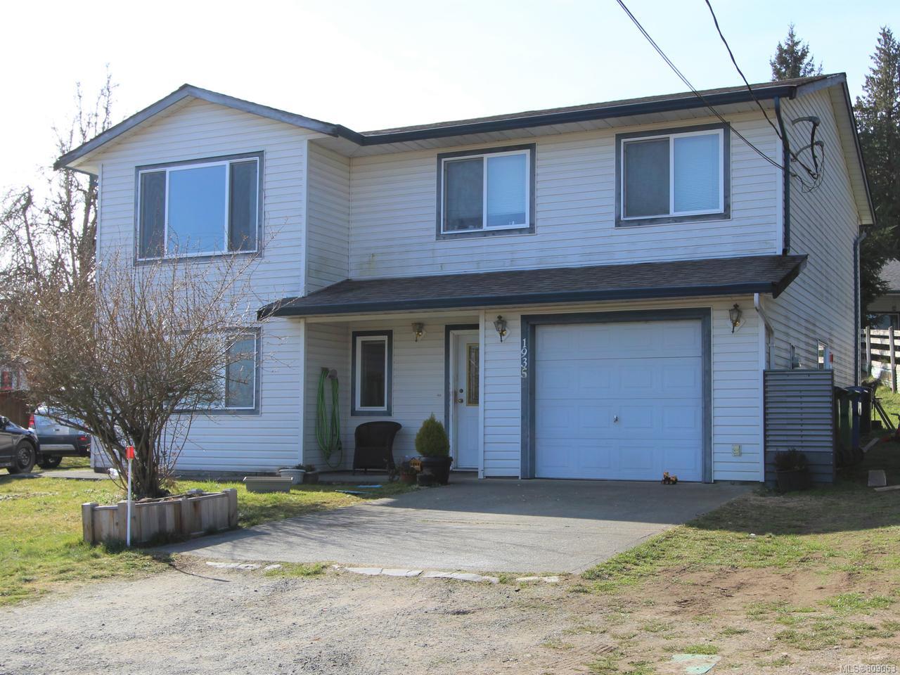 FEATURED LISTING: 1935 Jingle Pot Rd NANAIMO