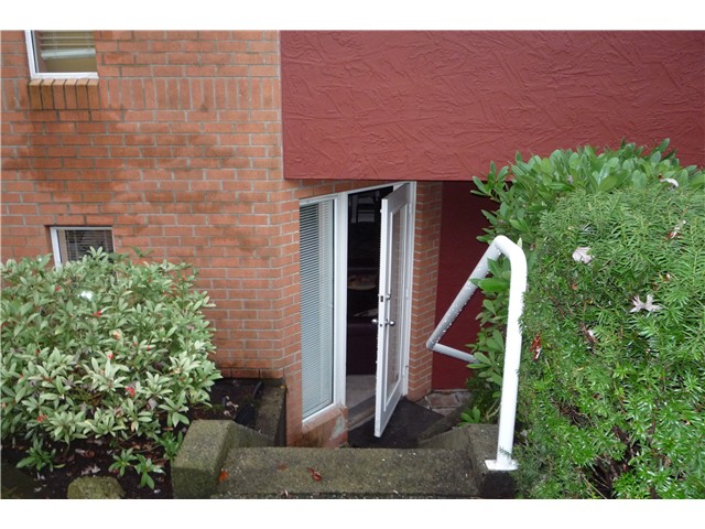 Main Photo: # 104 1010 CHILCO ST in Vancouver: West End VW Condo for sale (Vancouver West) : MLS®# V1097217