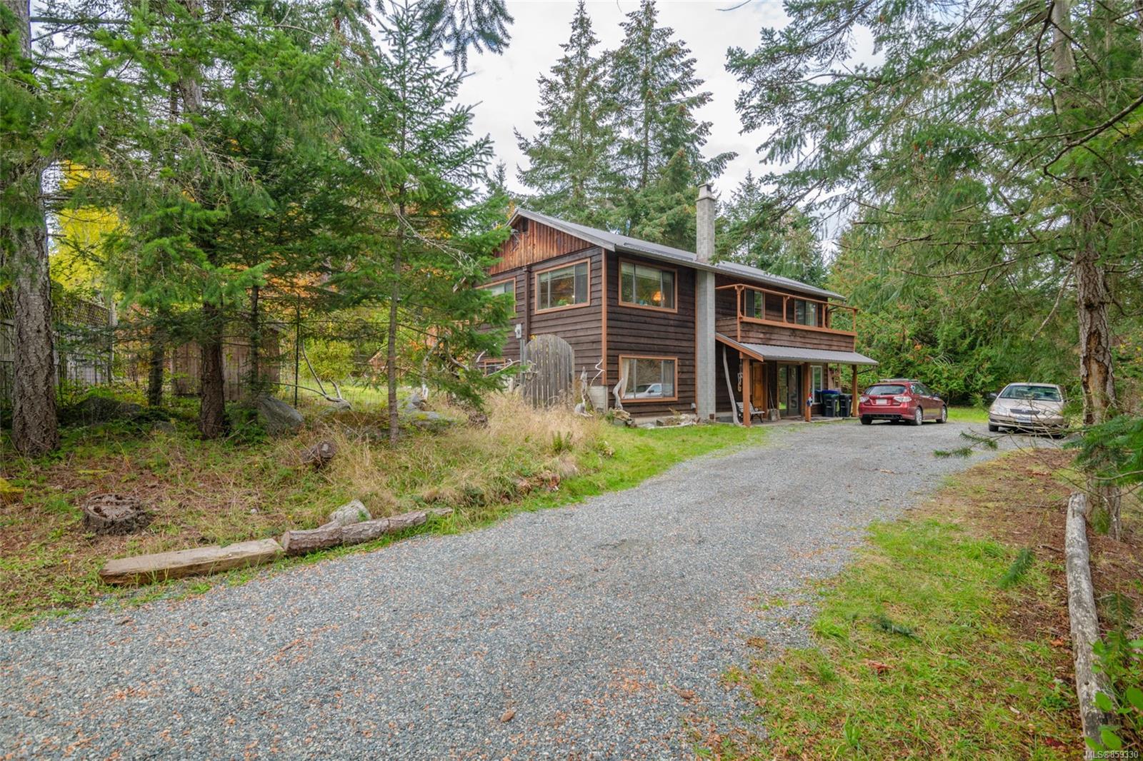 FEATURED LISTING: 1790 Lackehaven Dr
