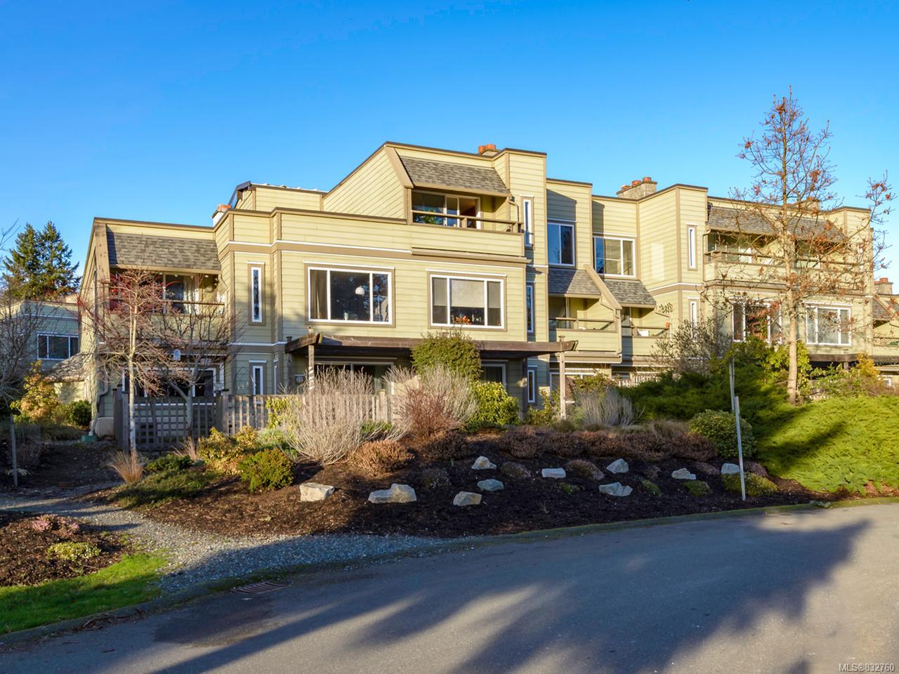 FEATURED LISTING: 304 - 2250 Manor Pl COMOX