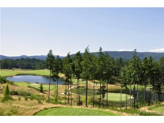 Main Photo: 2208 Island Falls Place in VICTORIA: La Bear Mountain Townhouse for sale (Langford)  : MLS(r) # 312716