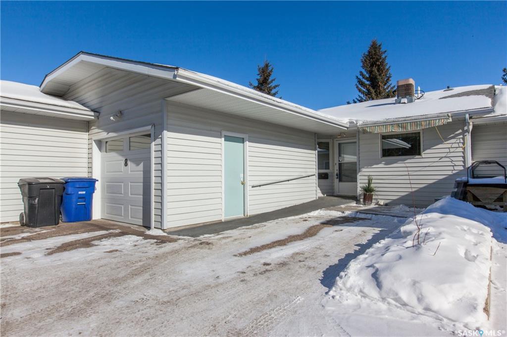 Main Photo: 8 80 Berini Drive in Saskatoon: Forest Grove Residential for sale : MLS®# SK719681