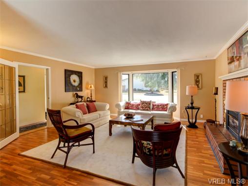 Main Photo: 10417 Finch Place in SIDNEY: Si Sidney North-East Single Family Detached for sale (Sidney) : MLS®# 371079