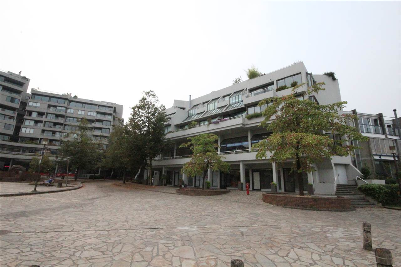 Main Photo: 671A MARKET Hill in Vancouver: False Creek Office for sale (Vancouver West) : MLS®# C8014547