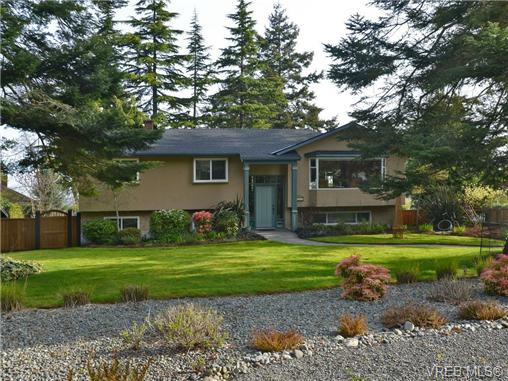 Main Photo: 1909 LEYNS Road in VICTORIA: SE Gordon Head Single Family Detached for sale (Saanich East) : MLS®# 349212