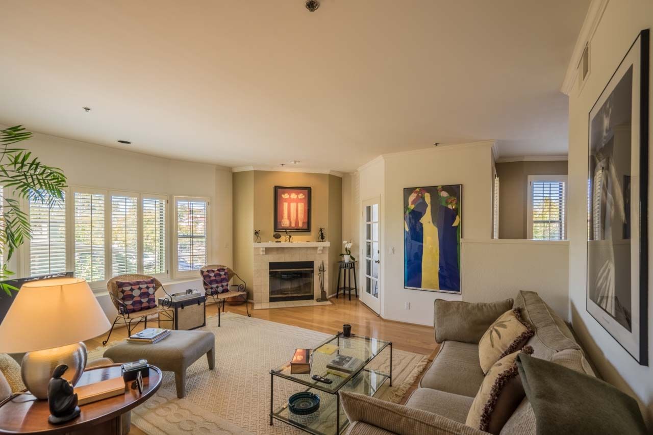 Main Photo: MISSION HILLS Condo for sale : 2 bedrooms : 909 Sutter St #201 in San Diego