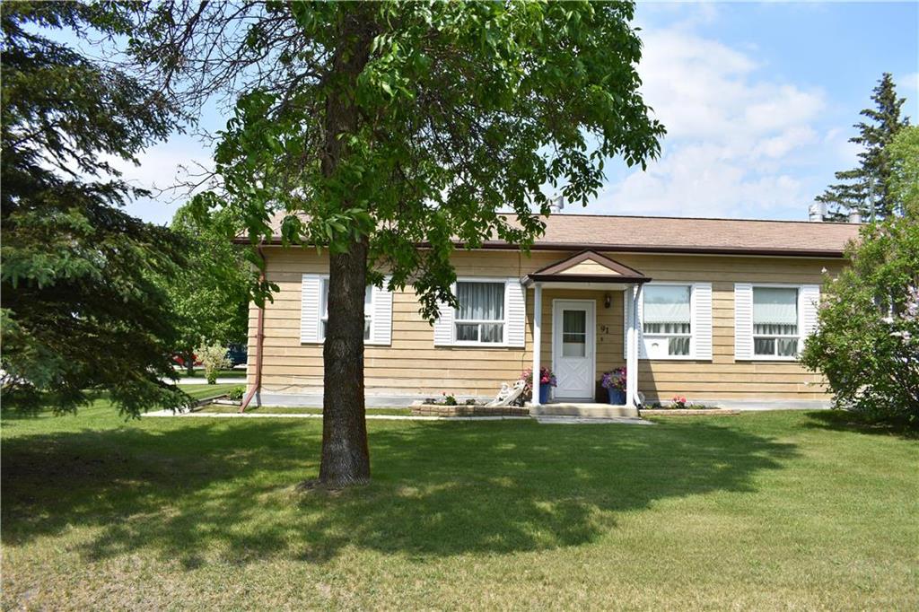 FEATURED LISTING: 91 Cedar Avenue Gimli
