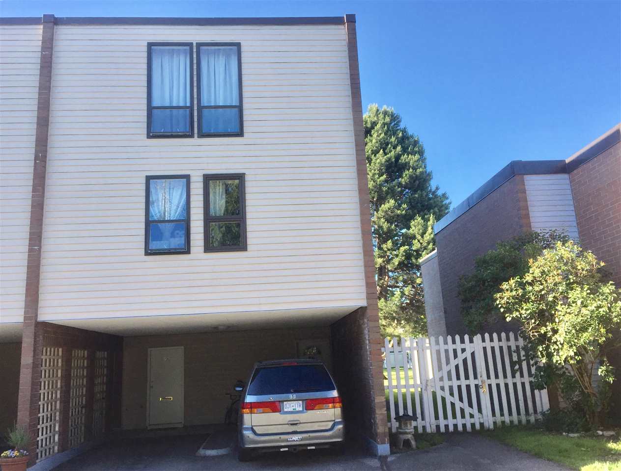 Main Photo: 67 10200 4TH AVENUE in Richmond: Steveston North Townhouse for sale : MLS®# R2180480