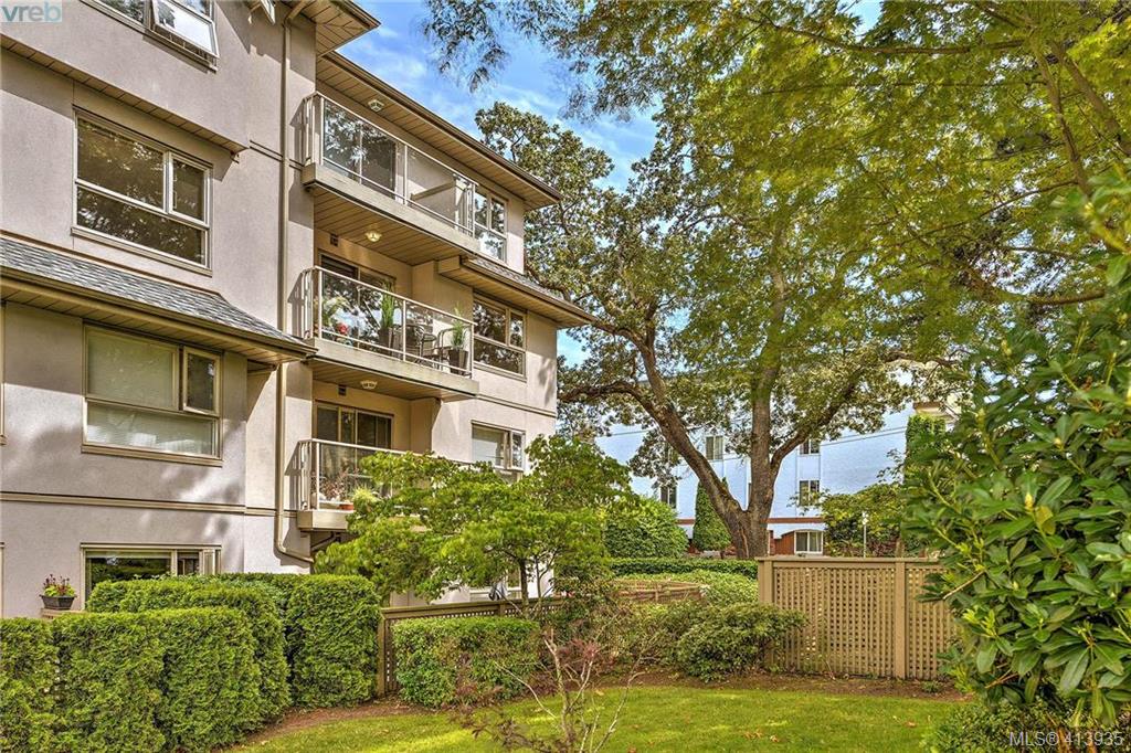 FEATURED LISTING: 305 1715 Richmond Avenue VICTORIA