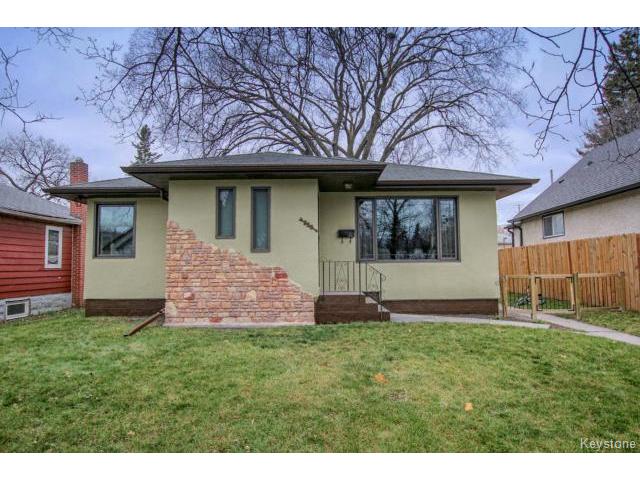 FEATURED LISTING: 230 Poplar Avenue WINNIPEG