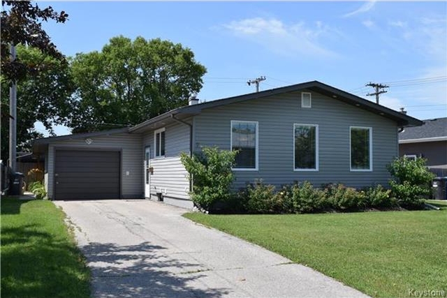 Main Photo: 7 Penfold Crescent in Winnipeg: Windsor Park Residential for sale (2G) : MLS®# 1719057