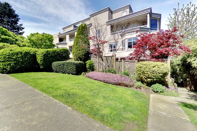 Main Photo: 311 2057 W 3RD AVENUE in Vancouver: Kitsilano Condo for sale (Vancouver West) : MLS®# R2163688