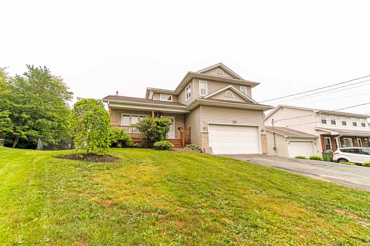 FEATURED LISTING: 17 Pompano Court Keystone Village
