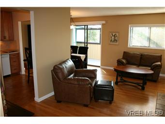 FEATURED LISTING: D - 3056 Washington Ave VICTORIA