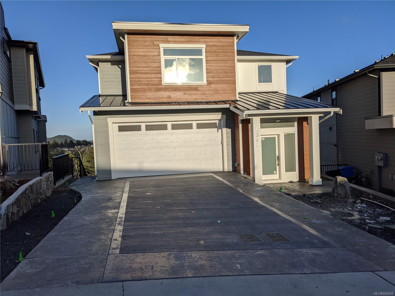 FEATURED LISTING: 2382 Azurite Cres