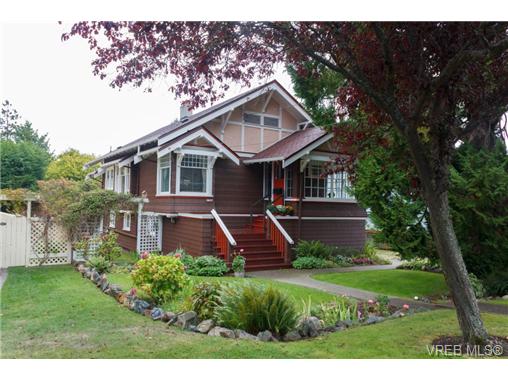 Main Photo: 1057 Monterey Avenue in VICTORIA: OB South Oak Bay Single Family Detached for sale (Oak Bay) : MLS®# 342614