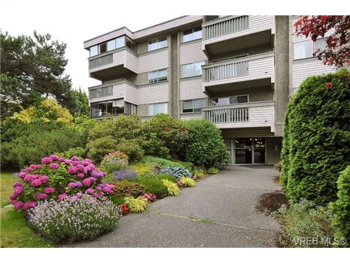 FEATURED LISTING: 308 1525 Hillside Avenue VICTORIA