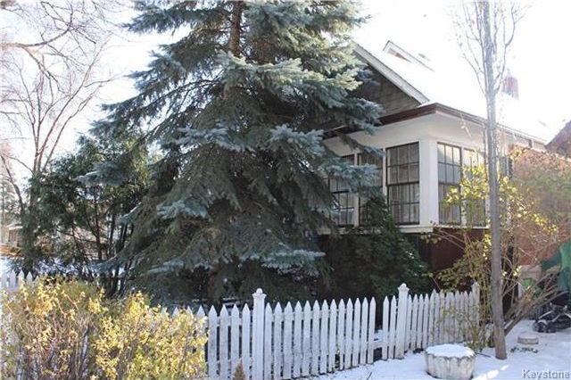 FEATURED LISTING: 146 Lansdowne Avenue Winnipeg