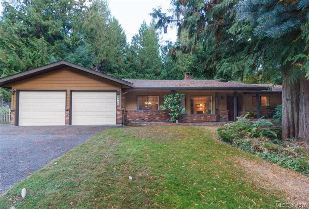 Main Photo: 8679 Forest Park Drive in NORTH SAANICH: NS Dean Park Single Family Detached for sale (North Saanich) : MLS®# 384376