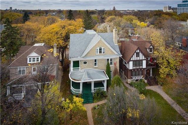 Main Photo: 82 Balmoral Street in Winnipeg: Residential for sale (5A) : MLS®# 1727222