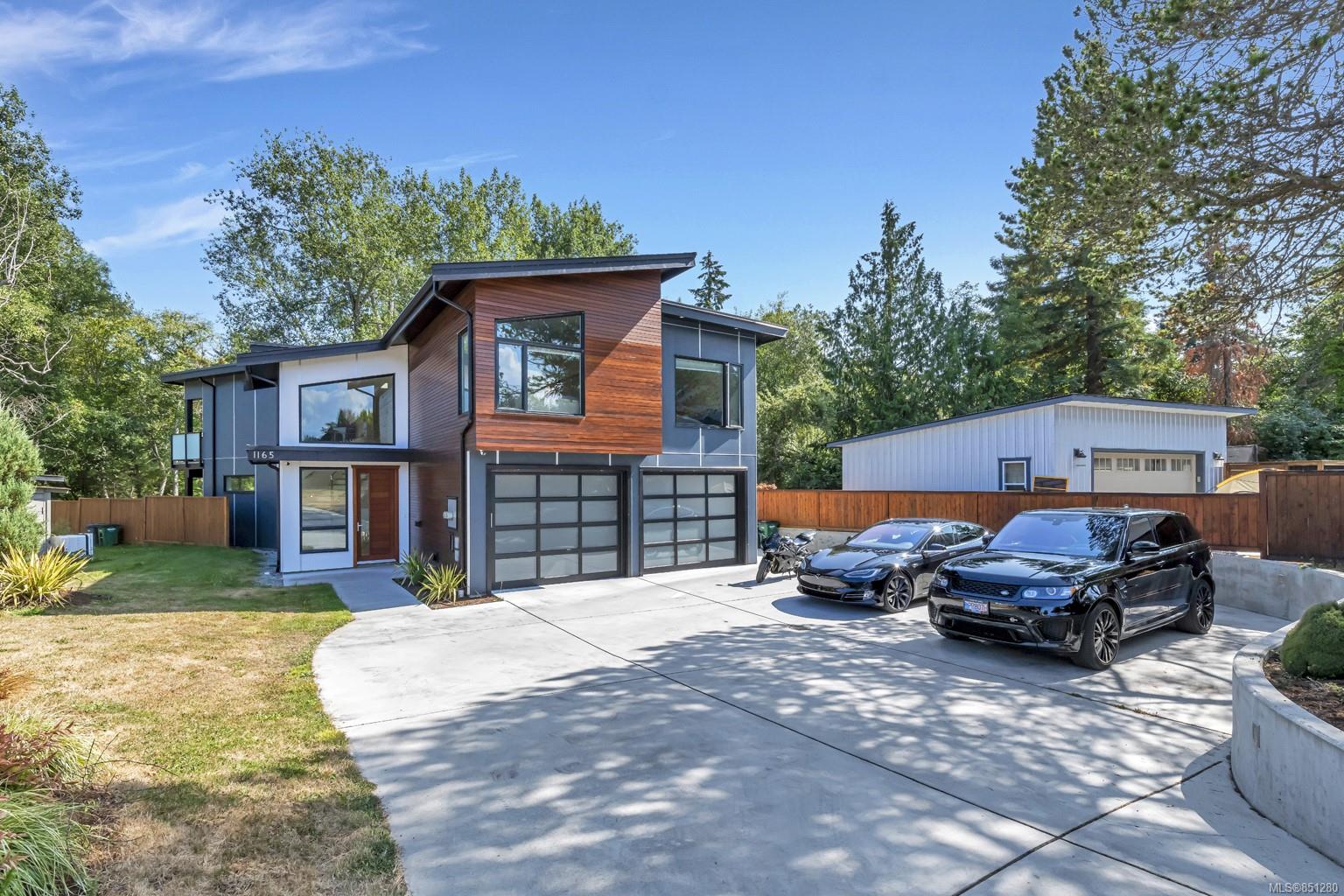 FEATURED LISTING: 1165 Royal Oak Dr