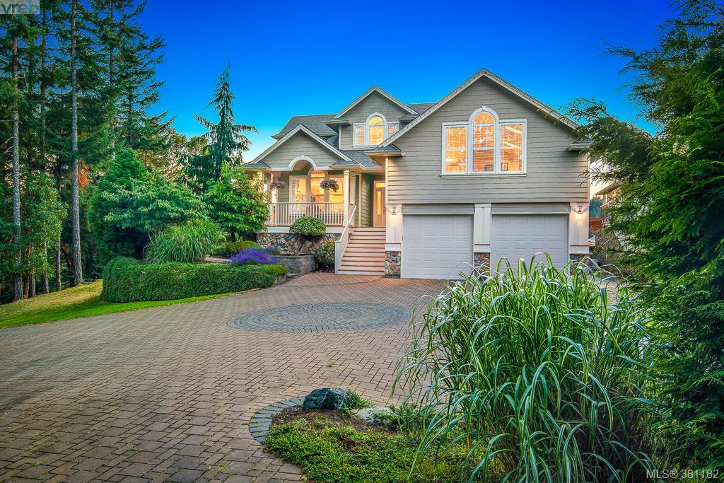 FEATURED LISTING: 996 Moss Ridge Close VICTORIA
