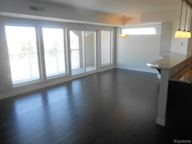 Main Photo: 10 Linden Ridge Drive in WINNIPEG: River Heights / Tuxedo / Linden Woods Condominium for sale (South Winnipeg) : MLS®# 1405202