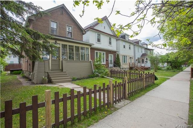 Main Photo: 804 Banning Street in Winnipeg: Residential for sale (5C) : MLS®# 1720547