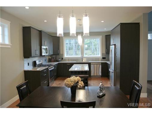 Main Photo: 3654 Coleman Place in VICTORIA: Co Latoria Single Family Detached for sale (Colwood) : MLS®# 330231