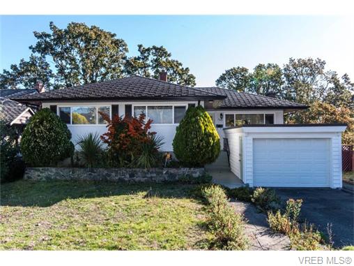 FEATURED LISTING: 1685 Yale St VICTORIA