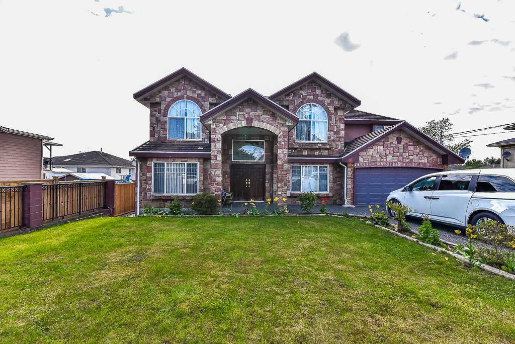 Main Photo: 6831 124 STREET in Surrey: West Newton House for sale : MLS®# R2163785