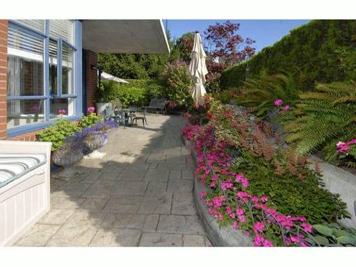 Main Photo: # 101 1725 BALSAM ST in Vancouver: Kitsilano Condo for sale in "BALSAM HOUSE" (Vancouver West) : MLS®# V968732