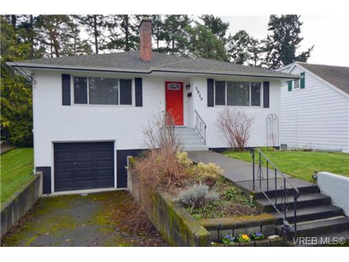 Main Photo: 2849 Adelaide Avenue in VICTORIA: SW Gorge Single Family Detached for sale (Saanich West) : MLS®# 346339