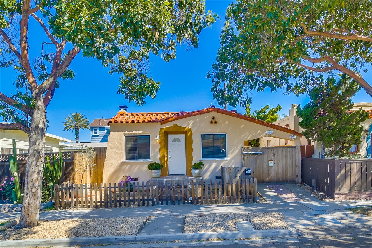Main Photo: NORMAL HEIGHTS House for sale : 2 bedrooms : 3250 Meade in San Diego