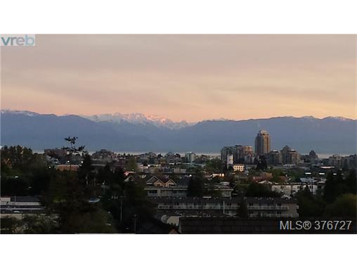 Main Photo: 209 991 Cloverdale Avenue in VICTORIA: SE Quadra Condo Apartment for sale (Saanich East) : MLS®# 376727