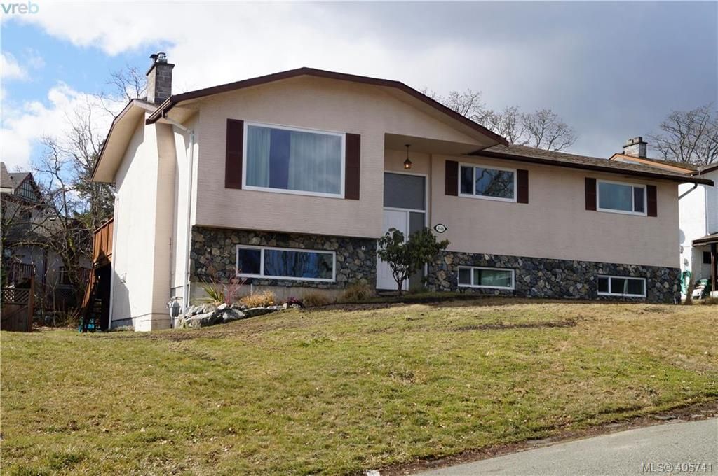 FEATURED LISTING: 3648 Bridgeport Pl VICTORIA