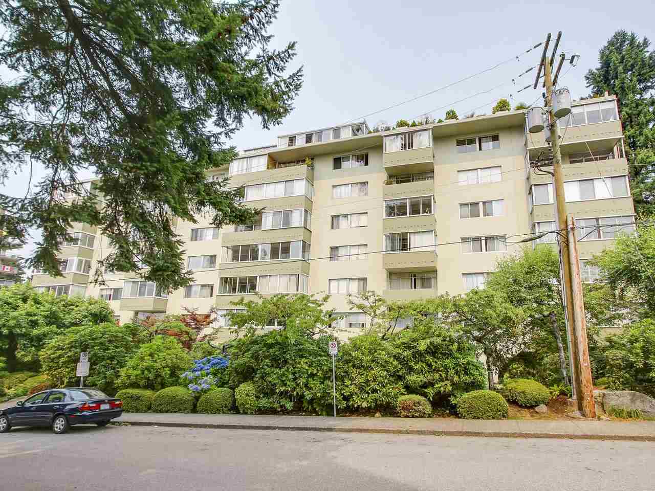 Main Photo: 606 1425 ESQUIMALT AVENUE in West Vancouver: Ambleside Condo for sale : MLS®# R2194722