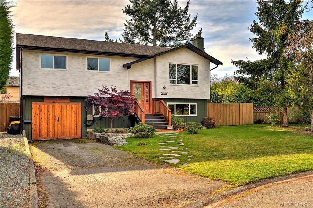 Main Photo: 2221 Magnolia Place in SIDNEY: Si Sidney North-East Single Family Detached for sale (Sidney) : MLS® # 384882