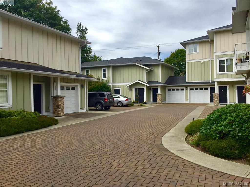 Main Photo: 107 1825 Kings Road in VICTORIA: SE Camosun Townhouse for sale (Saanich East) : MLS® # 382180