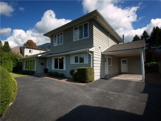 Main Photo: 4212 HIGHLAND Boulevard in North Vancouver: Forest Hills NV House for sale : MLS(r) # V987093