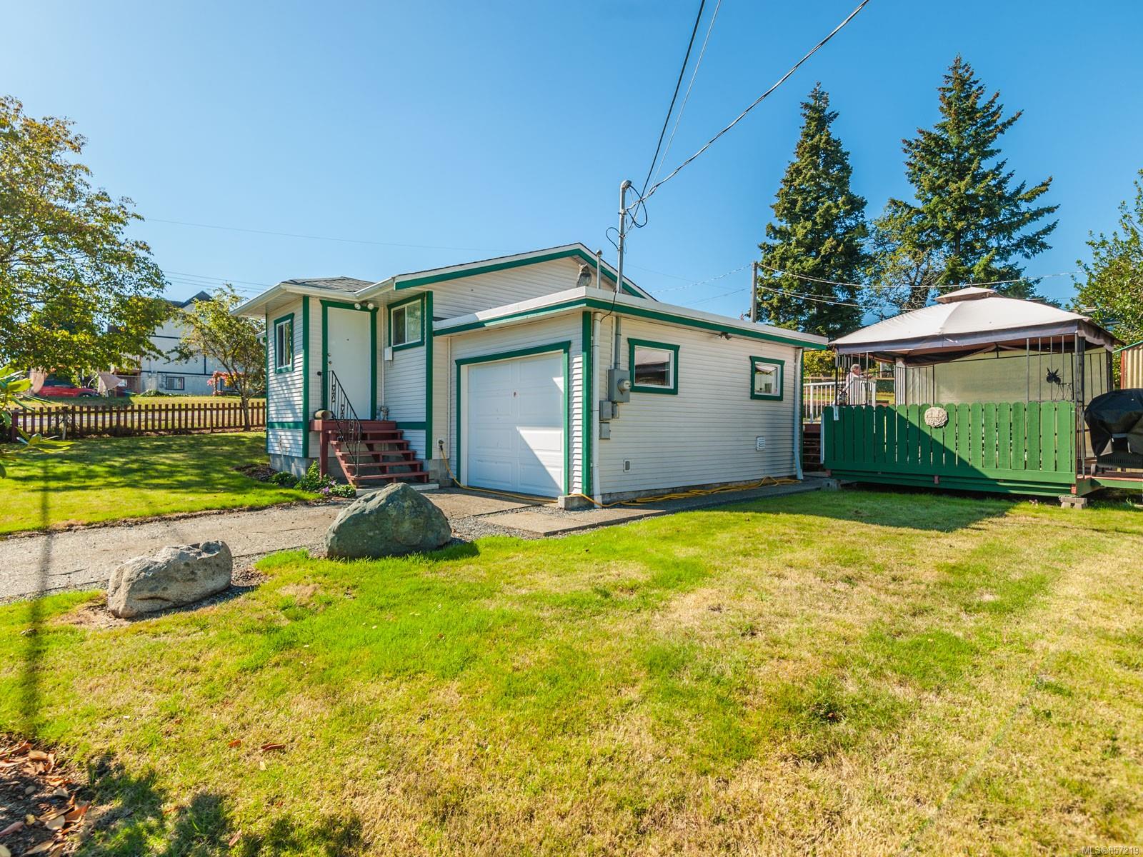 FEATURED LISTING: 27 Howard Ave