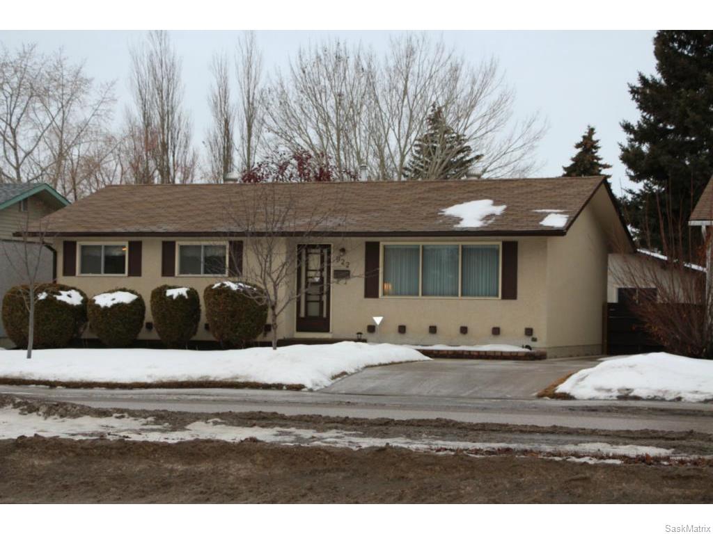 Main Photo: 922 McKercher Drive in Saskatoon: West College Park Single Family Dwelling for sale (Saskatoon Area 01) : MLS®# 597723