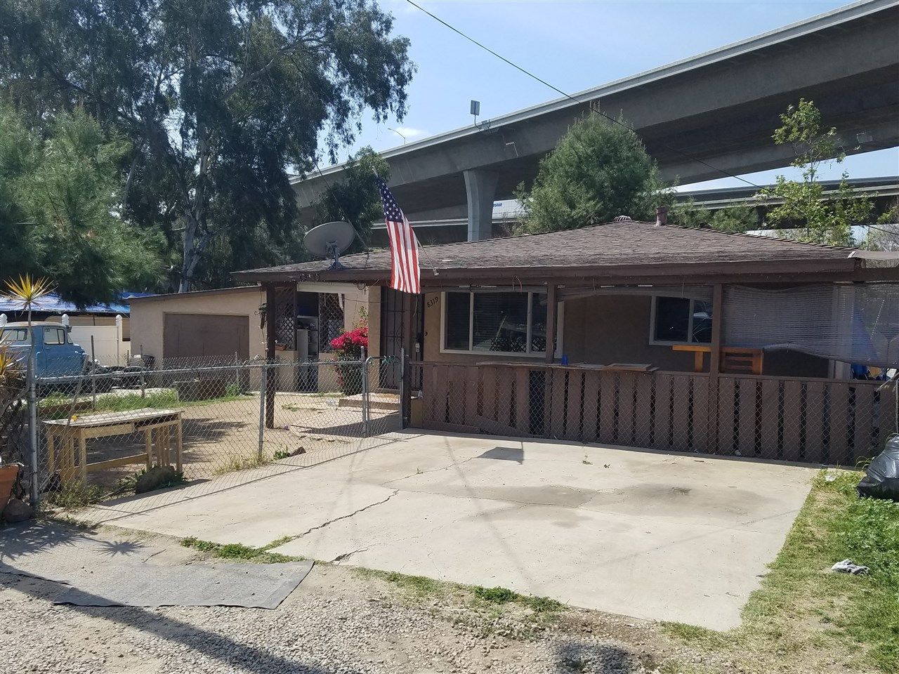 Main Photo: LEMON GROVE House for sale : 3 bedrooms : 8319 Broadway Ln