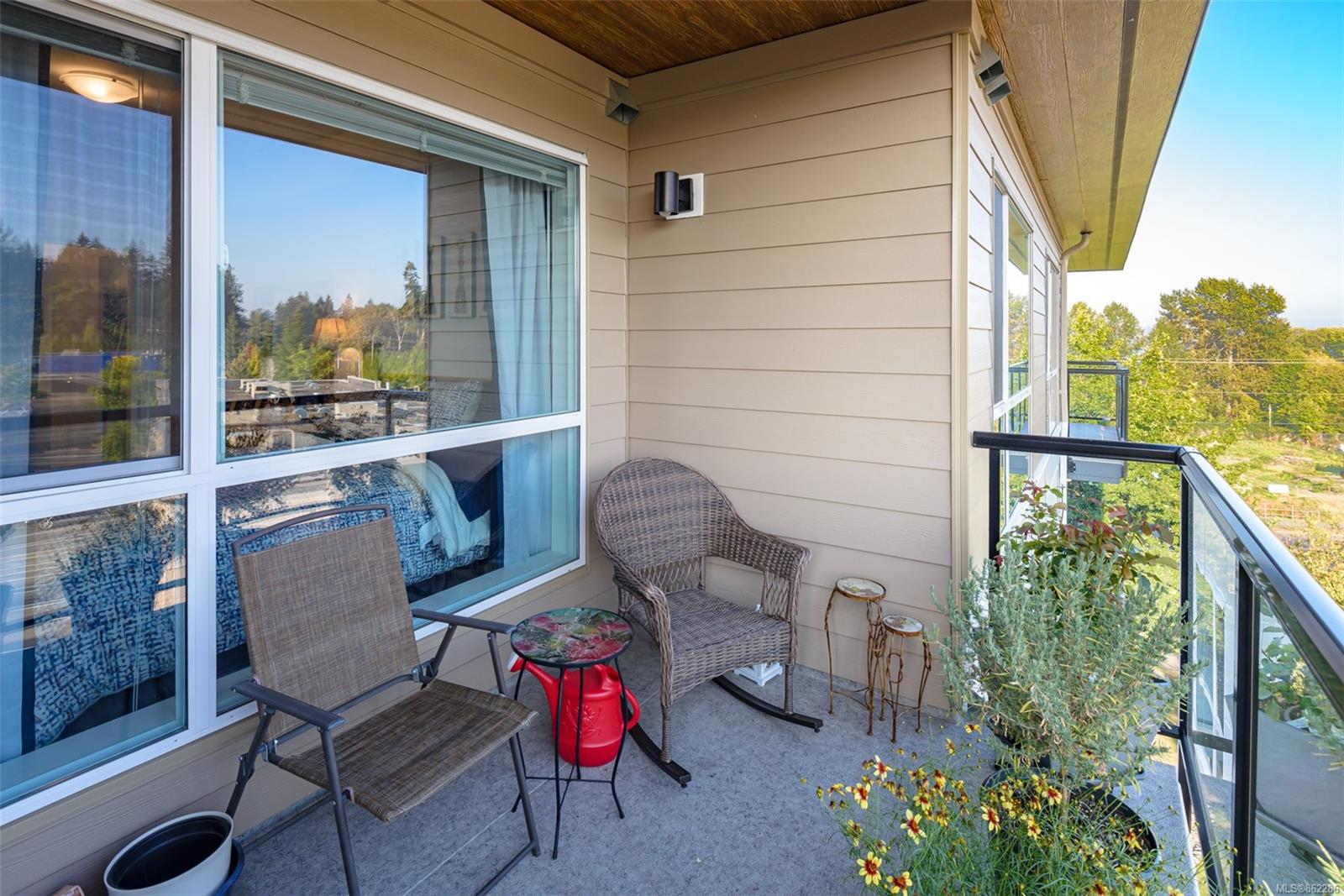 FEATURED LISTING: PH7 - 3070 Kilpatrick Ave
